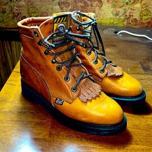 Justin lace up size 7